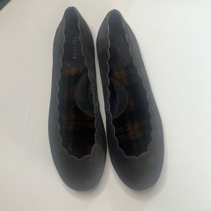 Born Scalloped Flat Brown